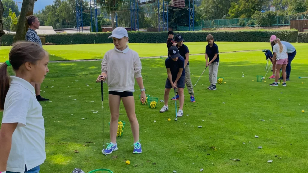 Dětský golfový trénink